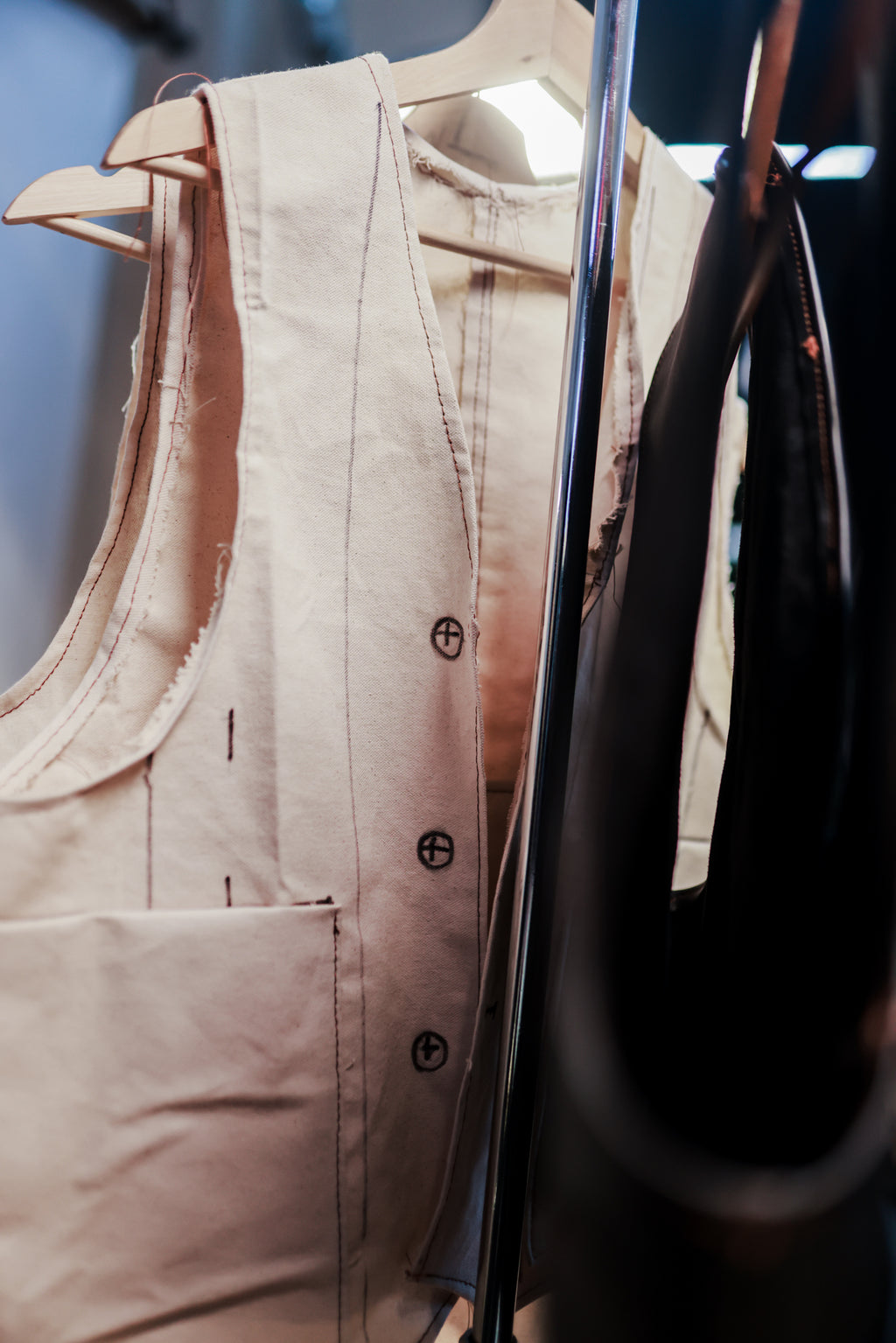 BLACK LEATHER VEST
